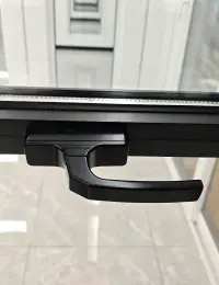 Closed unit with custom frame and handle
